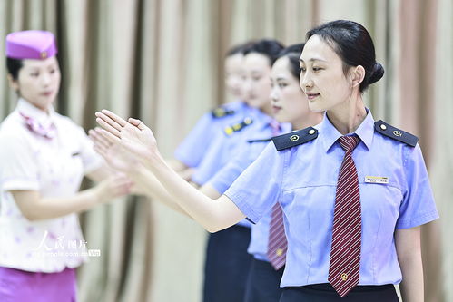 重慶客運(yùn)員開展服務(wù)禮儀培訓(xùn) 全力備戰(zhàn)國慶假期